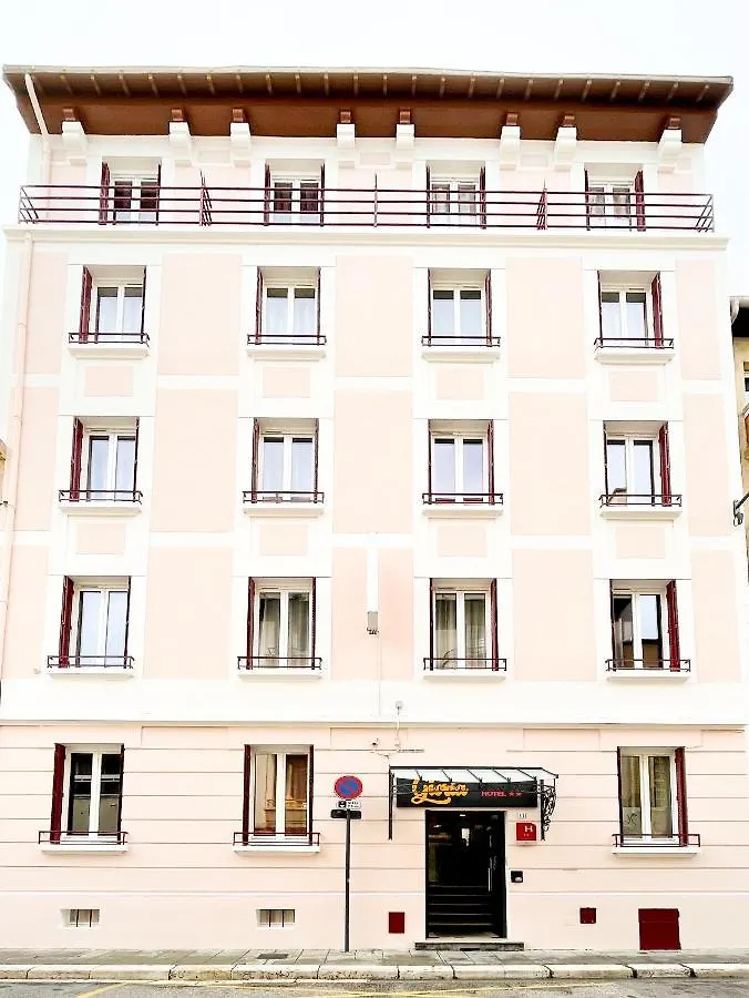Hotel Gloria Grenoble 2*,