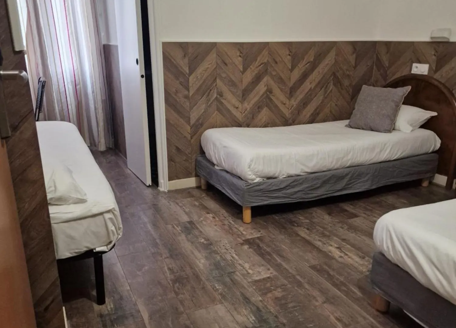 Hotel Gloria Grenoble 2*,  France